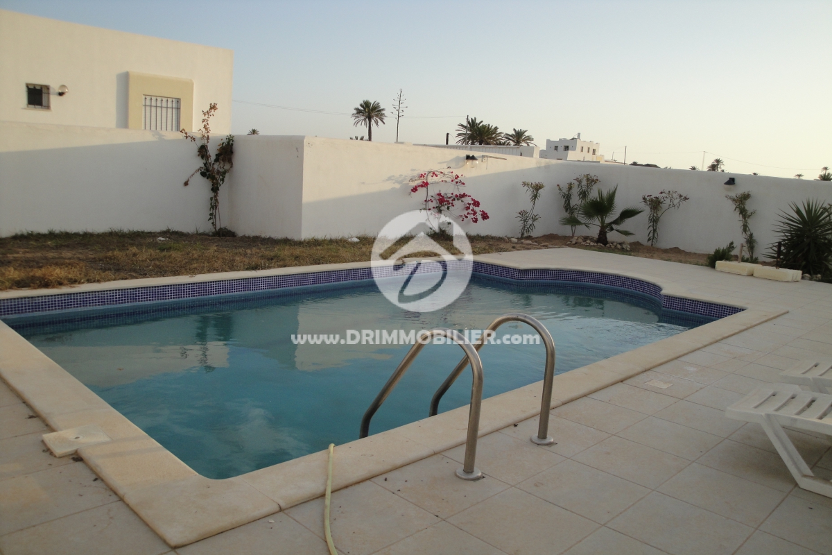 L 124 -                            Sale
                           Villa avec piscine Djerba